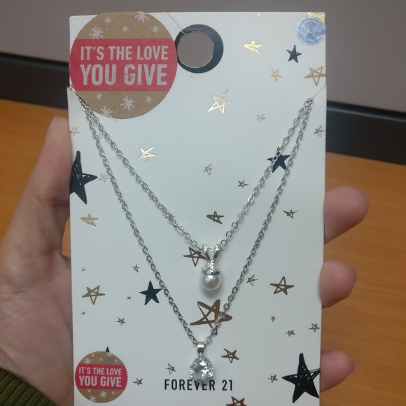 🆕 Forever 21, Set of 2 necklaces - Picture 1 of 7